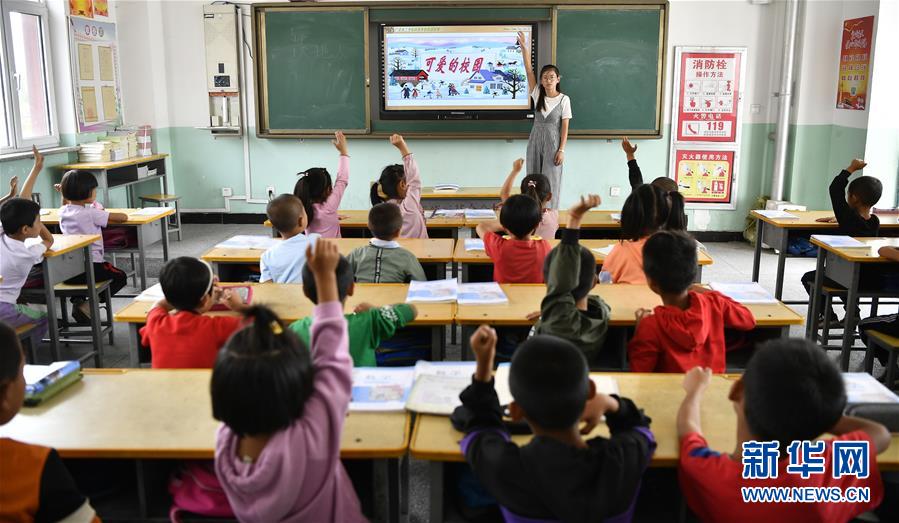 （集中連片特困地區(qū)貧困村調研行·圖文互動）（3）“金沙灘”上希望無限——寧夏永寧縣原隆村脫貧調查